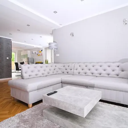 Apartamenty Bernardo Lux Карпач Екстер'єр фото